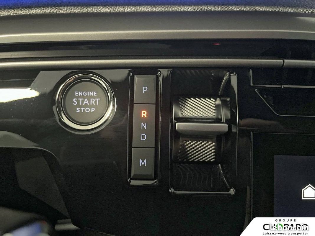 PEUGEOT 3008 Hybrid 145 e-DCS6 GT (image 19)