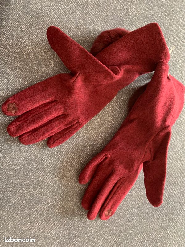 Neufs Jolis gants tactiles bordeaux avec pompons (image 5)