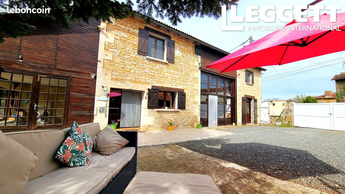 Maison 6 pièces 178 m² - Nanteuil-en-Vallée 16700 (image principale 0)