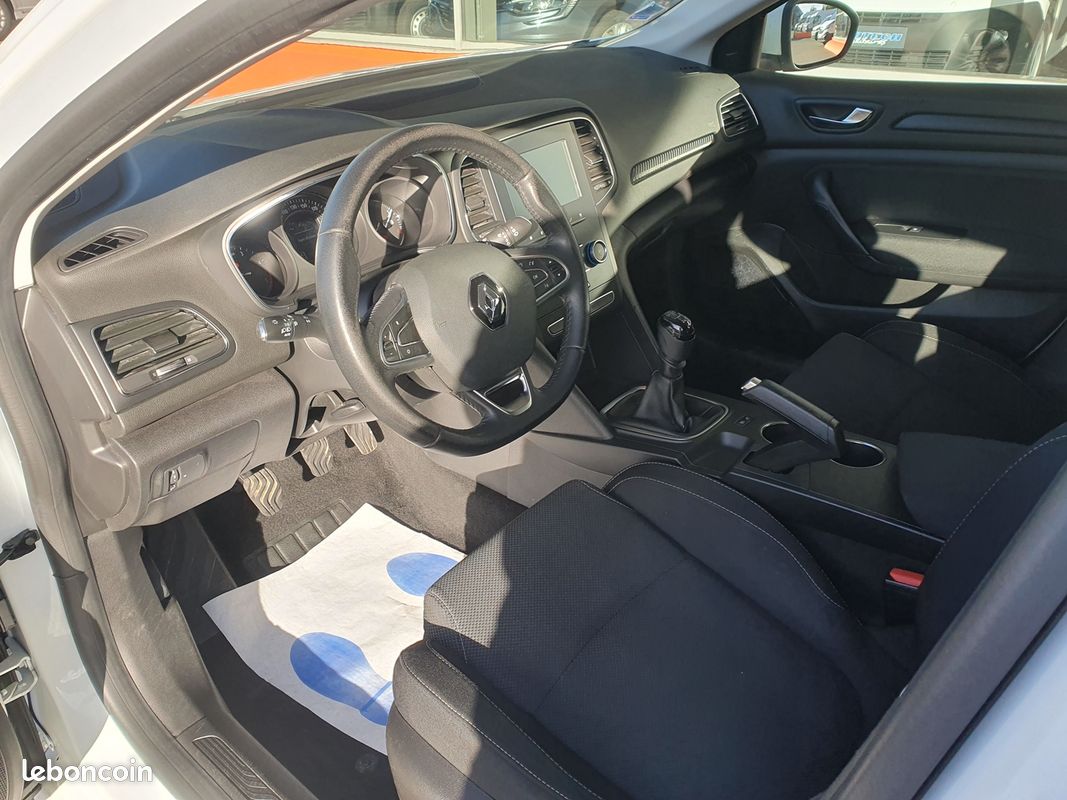 Renault MEGANE IV STE 1.5 BLUE DCI 95CH AIR NAV 117G (image 2)