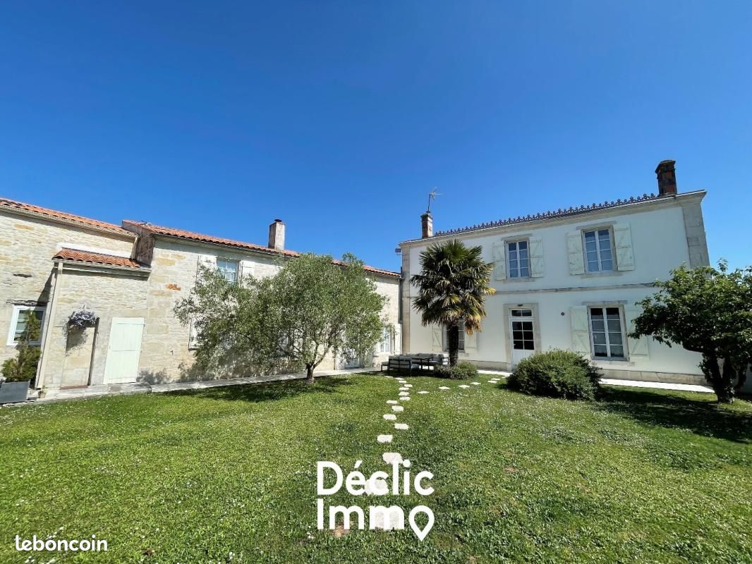 Maison 7 pièces 265 m² · à Sainte-Soulle · 265 m² · 599 900 €
