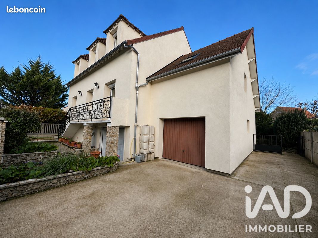Maison 8 pièces 175 m² · à Sainte-Geneviève-des-Bois · 175 m² · 549 000 €