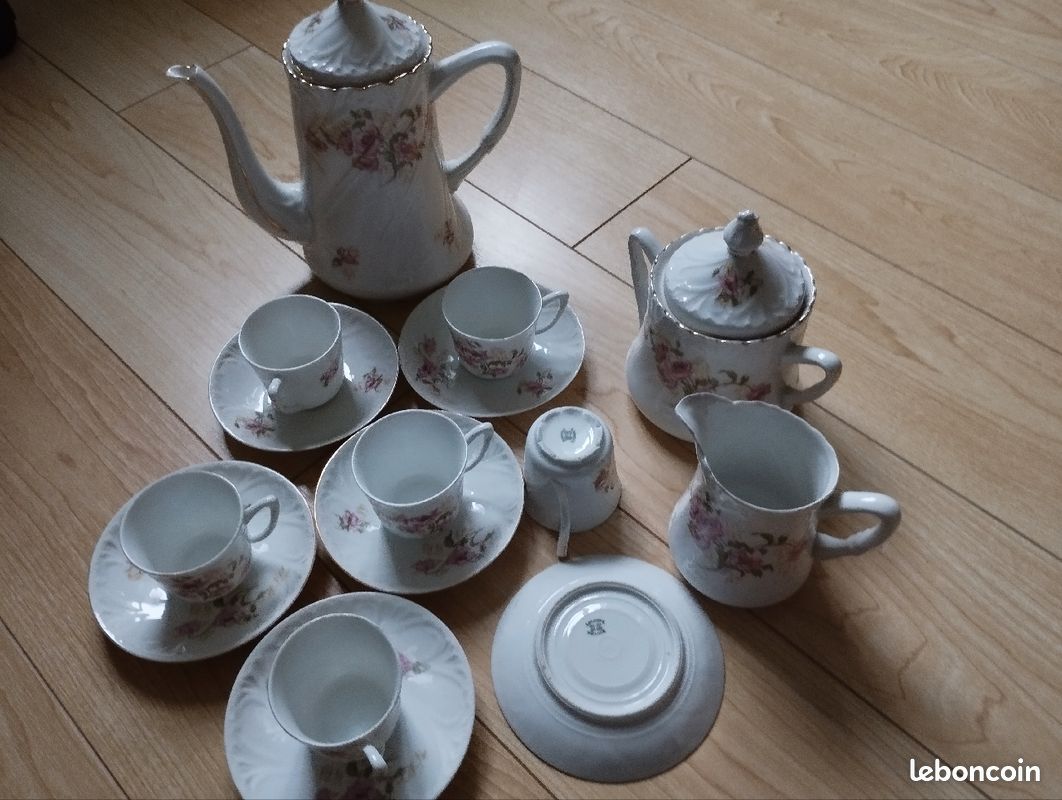 Service à café ancien fin XIX ou début XX ème limoges en porcelaine décor floral (image 1)