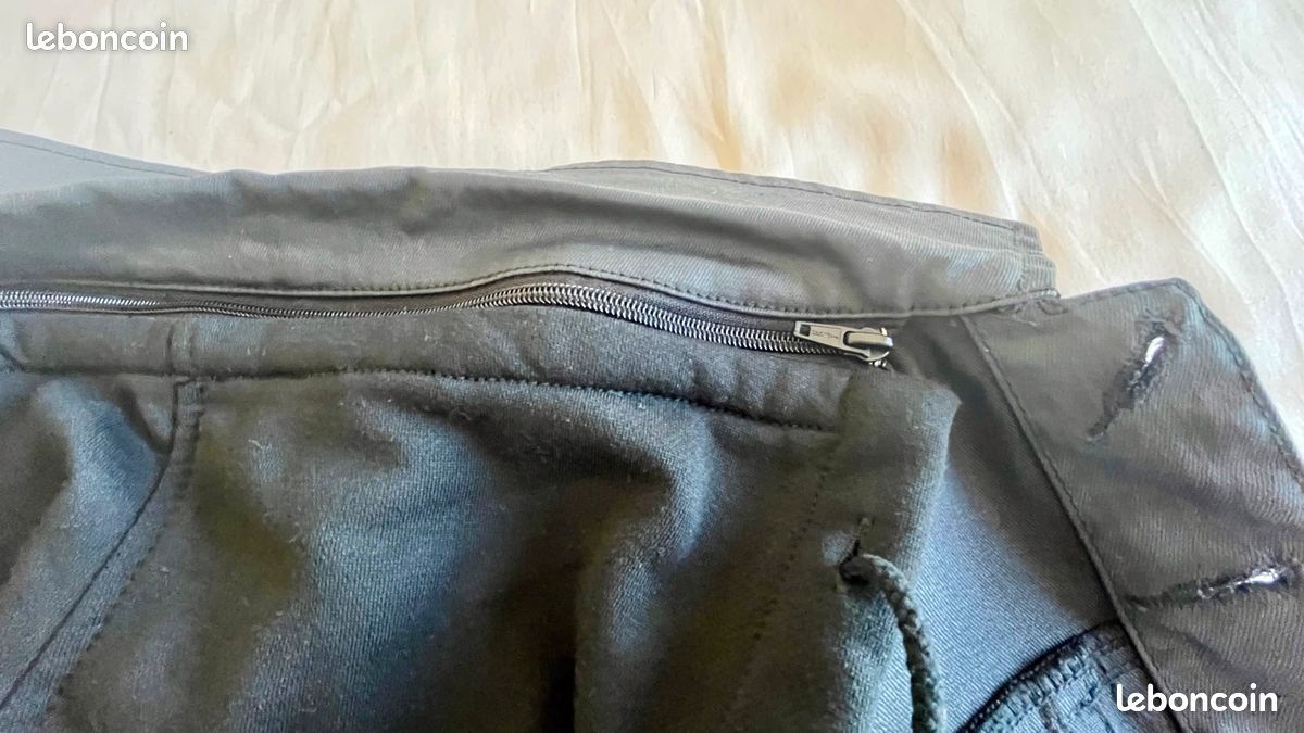Blouson denim toile enduite noir Guess Taille L avec capuche (image 16)