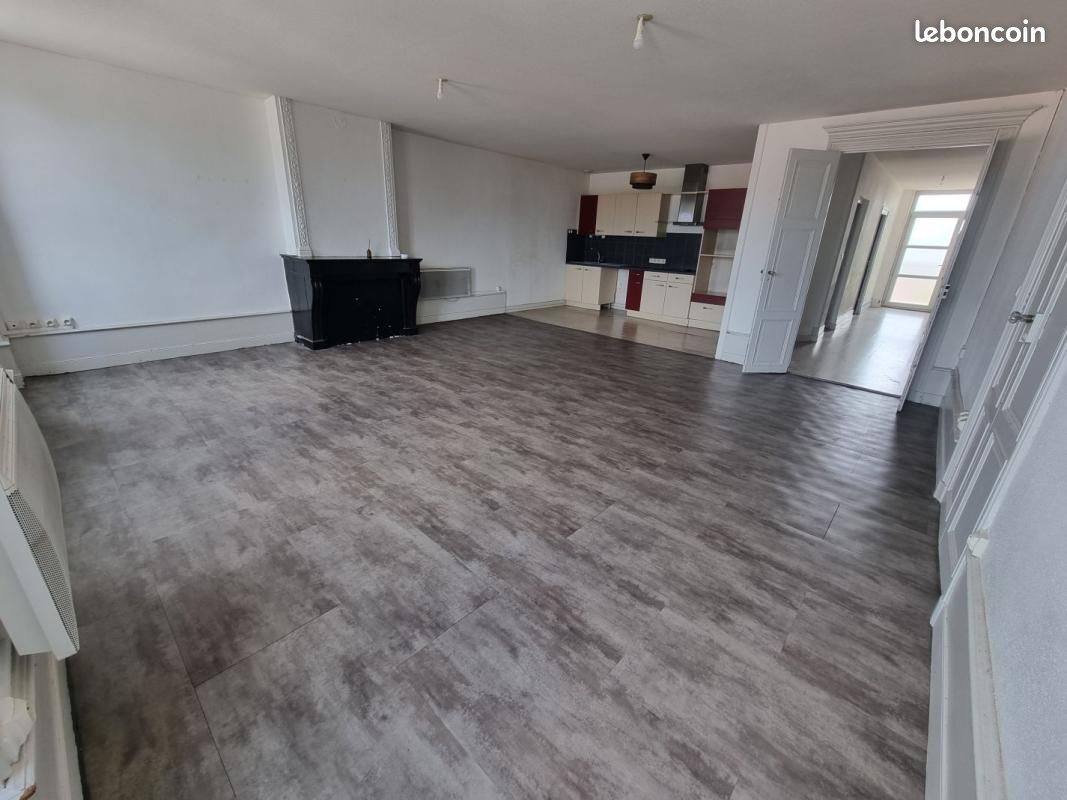 Appartement 4 pièces 130 m² · à Pont-de-Vaux · 130 m² · 680 €/mois