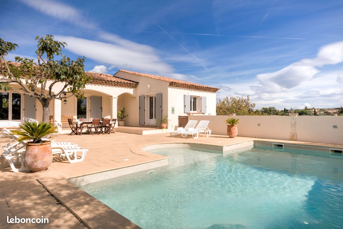 Maison 10 pièces 255 m² · à Saint-Paul-en-Forêt · 255 m² · 825 000 €
