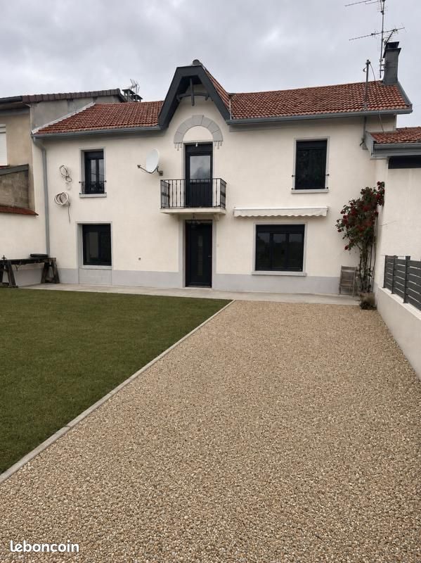 Maison 6 pièces 130 m² · à Villieu-Loyes-Mollon · 130 m² · 339 000 €