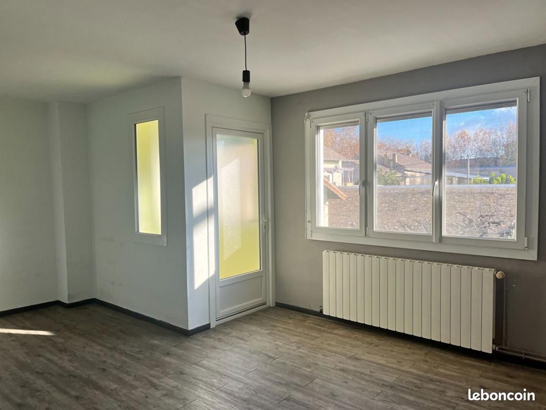 Appartement 3 pièces 72 m² · à Pont-Saint-Esprit · 72 m² · 680 €/mois