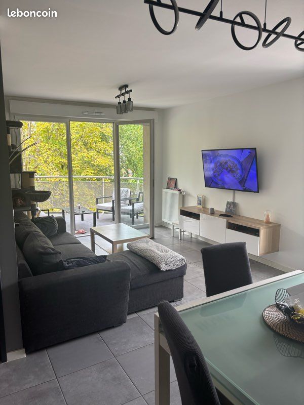 Appartement 3 pièces 65 m² · à Vizille · 65 m² · 990 €