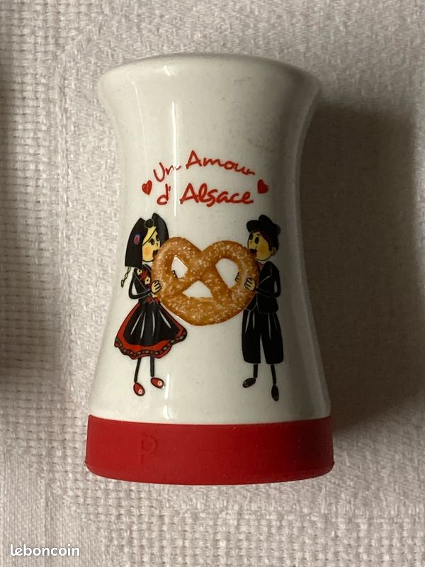 Lot De 2 Salières Et Poivrières Santa Claus En Céramique - Set Noël Festif 4,8 X 4,5 X 7,8 Cm