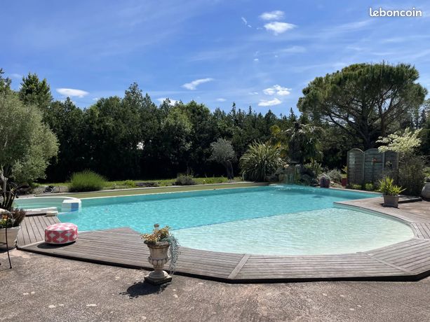 Mas 12 pièces 375 m²