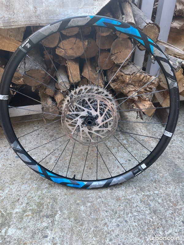 Roue arrière vtt giant TRX carbone Équipements vélos