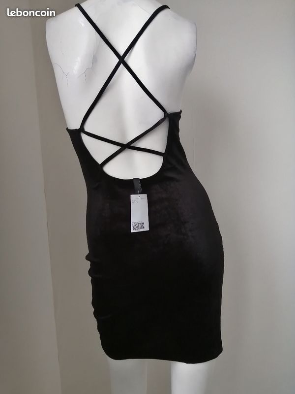 KILKY ROBE COURTE DOS NU EN VOILE DOUBLE T.M = 38/40