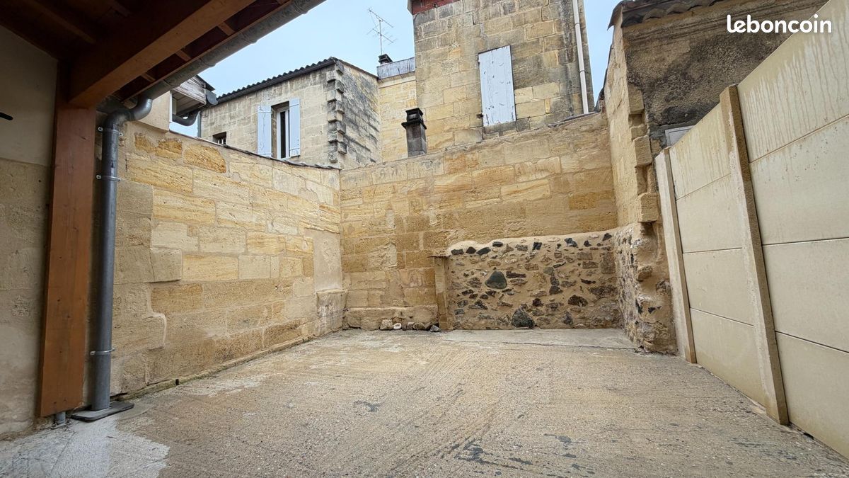 Immeuble 250 m² · à Libourne · 250 m² · 518 100 €