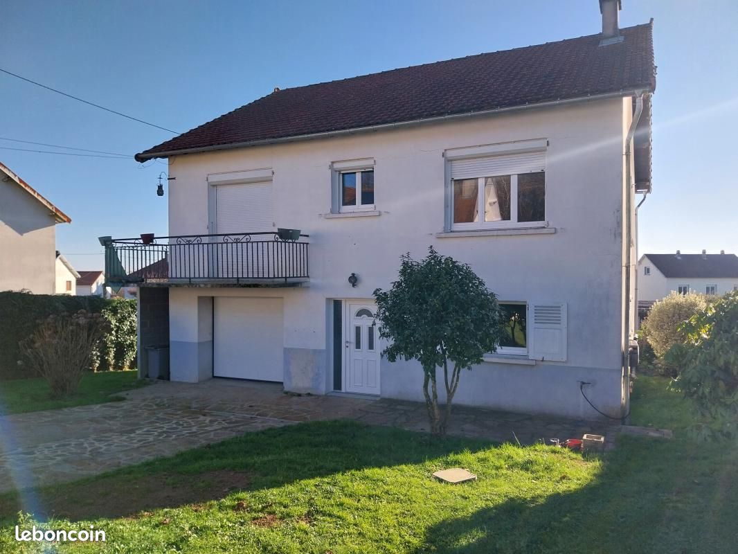 Maison 4 pièces 105 m² · à Saint-Yrieix-la-Perche · 105 m² · 760 €/mois