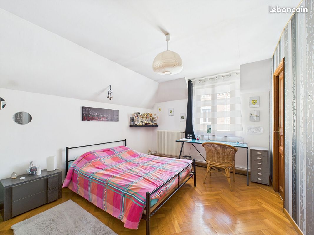 Maison 5 pièces 180 m² · à Saint-Pierre-lès-Elbeuf · 180 m² · 270 000 €