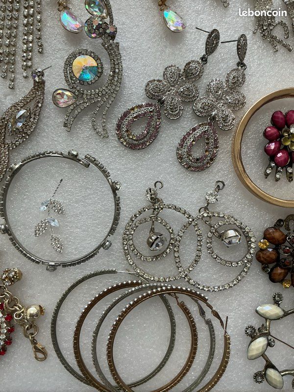Retrouvez une selection de bijoux vintage sur | Hier-Store