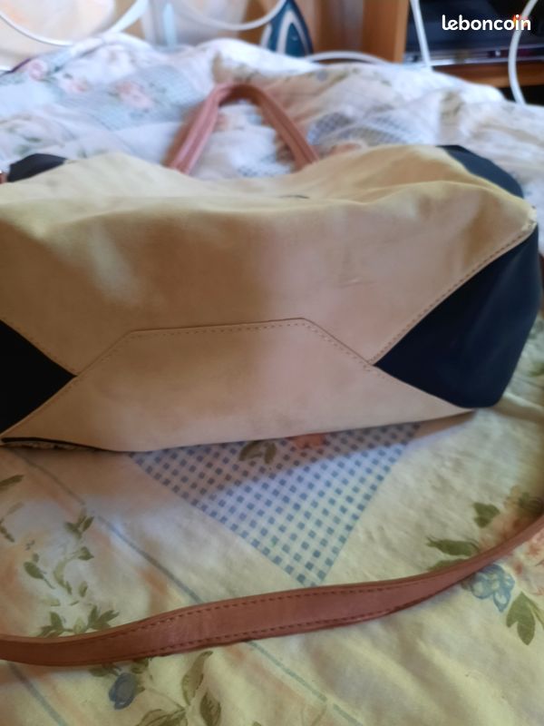 Vends sac à main desigual (image 2)