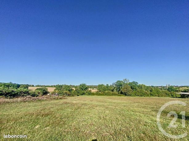 Terrain 1 800 m² Espinasse Vozelle