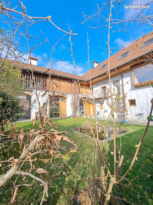 Maison 9 pièces 475 m² · à Chavanod · 475 m² · 1 570 000 €