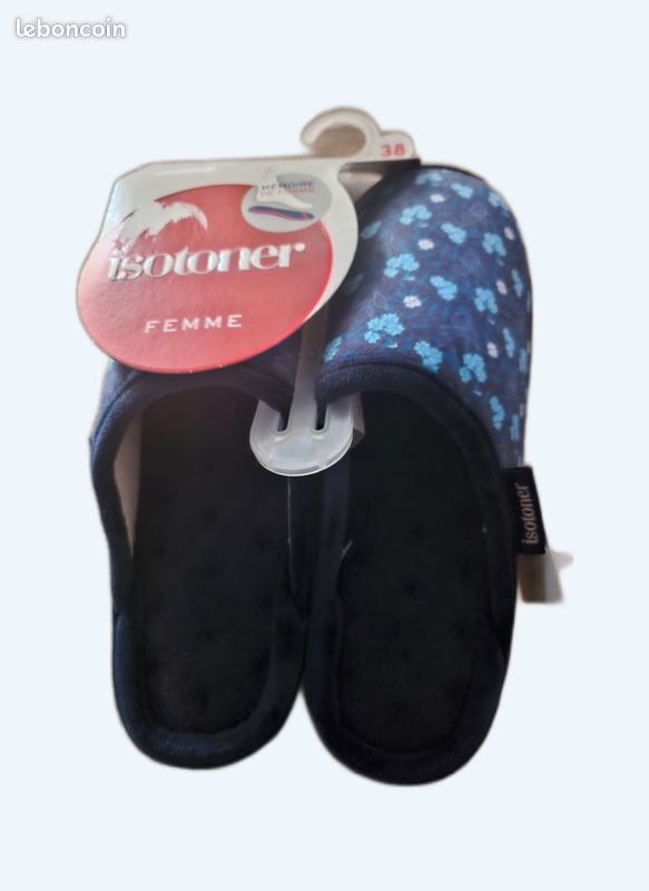Chaussons femme pointure 38 neufs "Isotoner" (image 1)