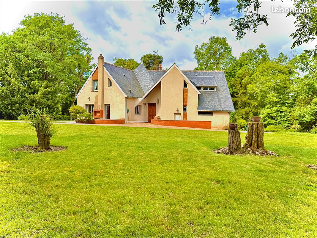 Maison 8 pièces 228 m² · à Saint-Avertin · 228 m² · 749 000 €