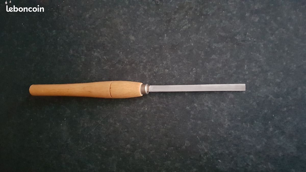 Outil Ancien : Ciseau à Bois Bédane De 10,7 Mm - Manche En Bois, Lame En Acier - France - Occasion Fonctionnel