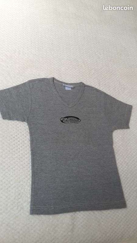 Tee-shirt femme REEBOK taille 1 (image 1)