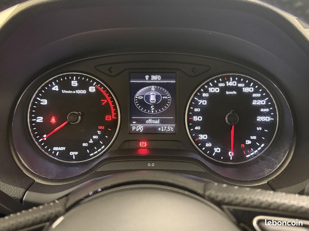 AUDI Q2 35 TFSI COD 150 S tronic 7 S Line (image 24)