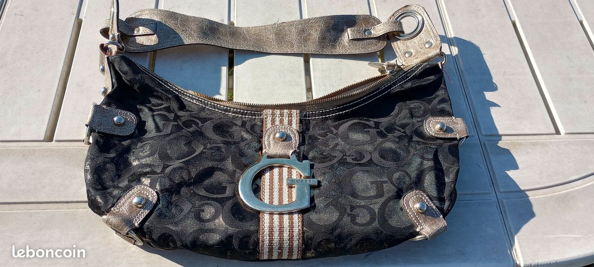 Lot De 4 Sacs Guess Vintage Année 2000 - Cuir, Couleur Bon Bon, Très Bon état