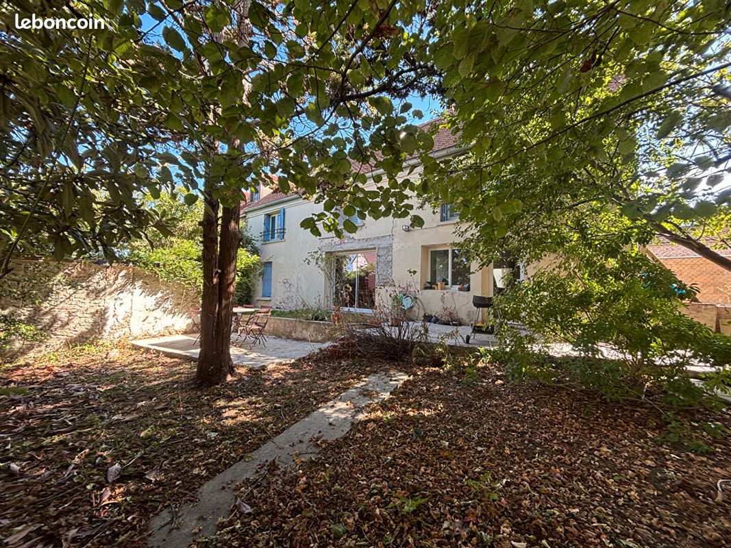 Maison 6 pièces 135 m² · à Crécy-la-Chapelle · 135 m² · 269 000 €