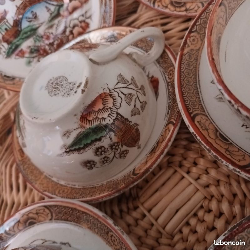 Lot 4 tasses et 6 sous tasses (image 3)
