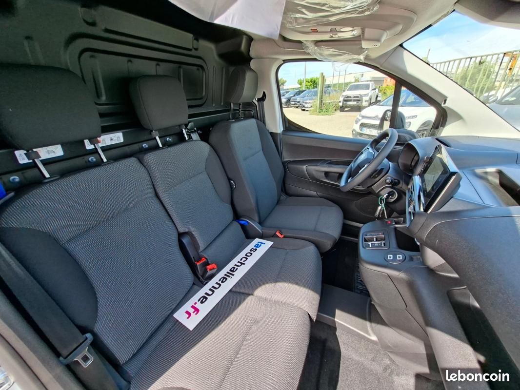 Toyota Proace City FOURGON LONG 1.5L 130 D-4D BVA START (image 9)