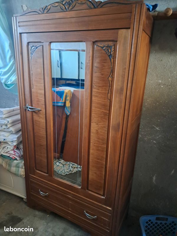 Armoire bonnetière parisienne (image 1)