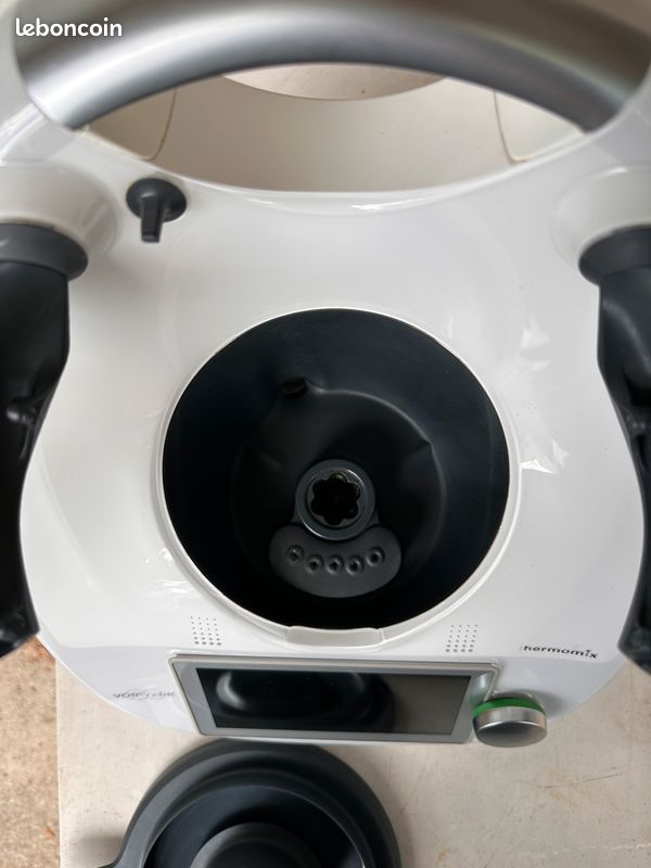 Thermomix TM6 avec tous ses accessoires (varoma, fouet, notices...) Facture avril 2020 (image 8)
