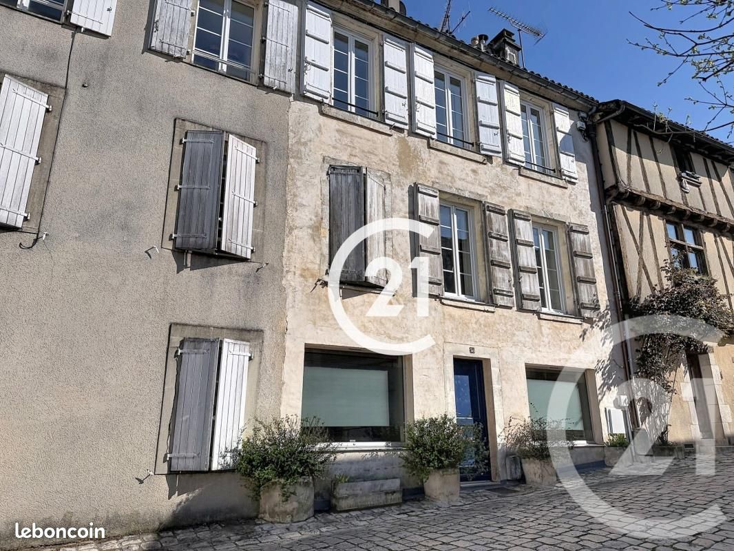 Maison 5 pièces 196 m² · à Cognac · 196 m² · 262 500 €
