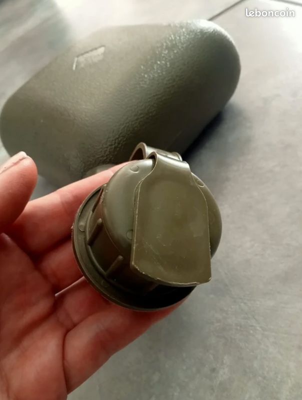 Gourde US Skilcrart, en plastique vert olive, neuve (image 4)