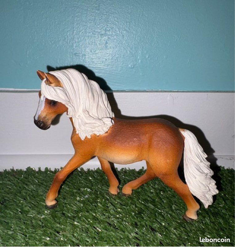 Figurine jument schleich andalouse modèle exclusif (image 1)