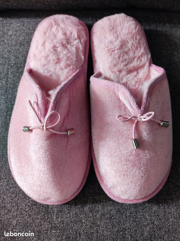 Chaussons mules fourrées femme (image 2)
