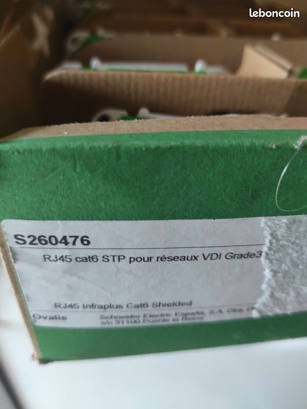 RJ45 avec plaque cat 6 ovalis Schneider s260476 (image 2)