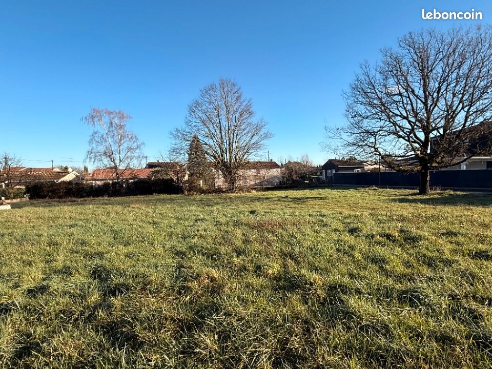 Terrain 1 300 m² Revel · 149 000 €