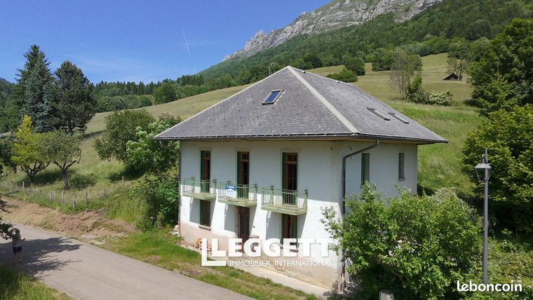 Maison 9 pièces 201 m²