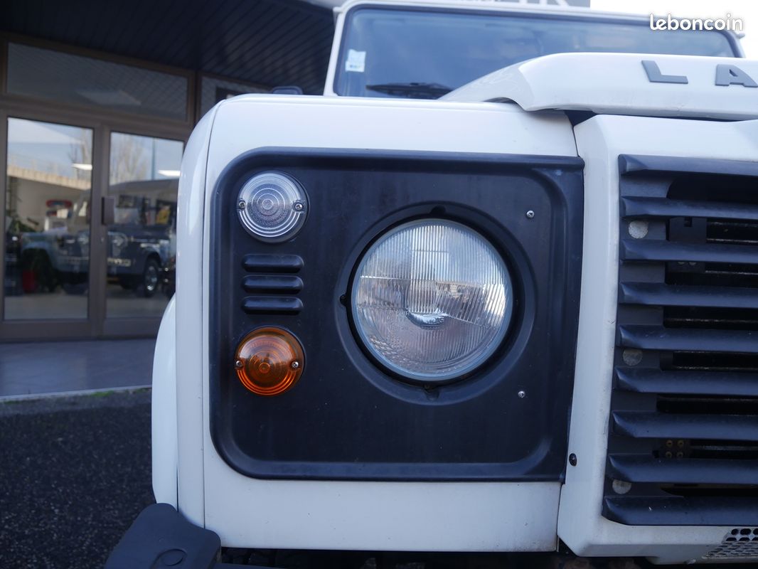 Land-rover DEFENDER 110 2.4 TD4 122 STATION WAGON 7PL S TD4 BVM (image 13)