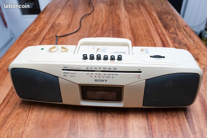 Ancien Lecteur K7 cassette à bande Sony Radio Vintage sans antenne FM CFS 204 L