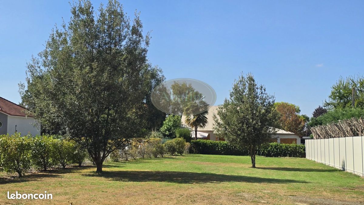 Terrain 1120 m² · à Arcizac-Adour · 1 120 m² · 77 000 €