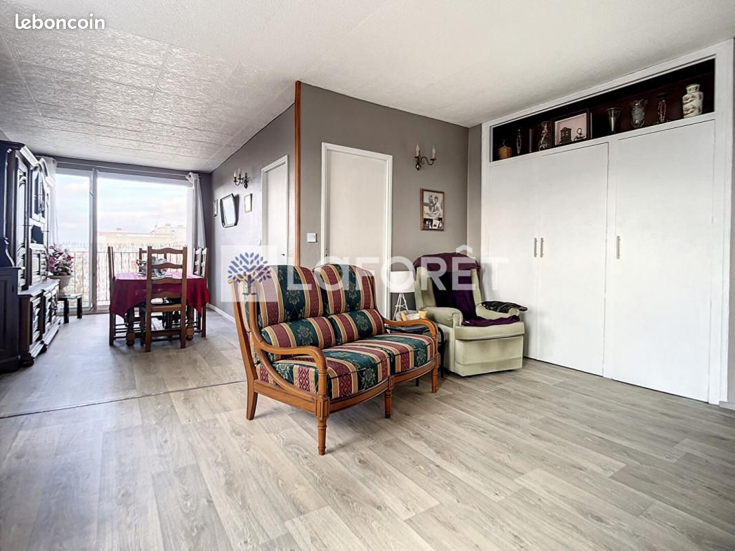 Appartement 3 pièces 77 m² - Parthenay 79200 (image principale 2)