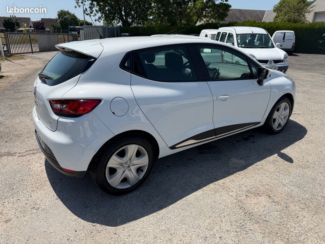 RENAULT Clio IV 0.9 TCE 90 CV / 1 ERE MAIN / MOTEUR A CHAINE / ENTRETIEN SUIVIE B (image 3)