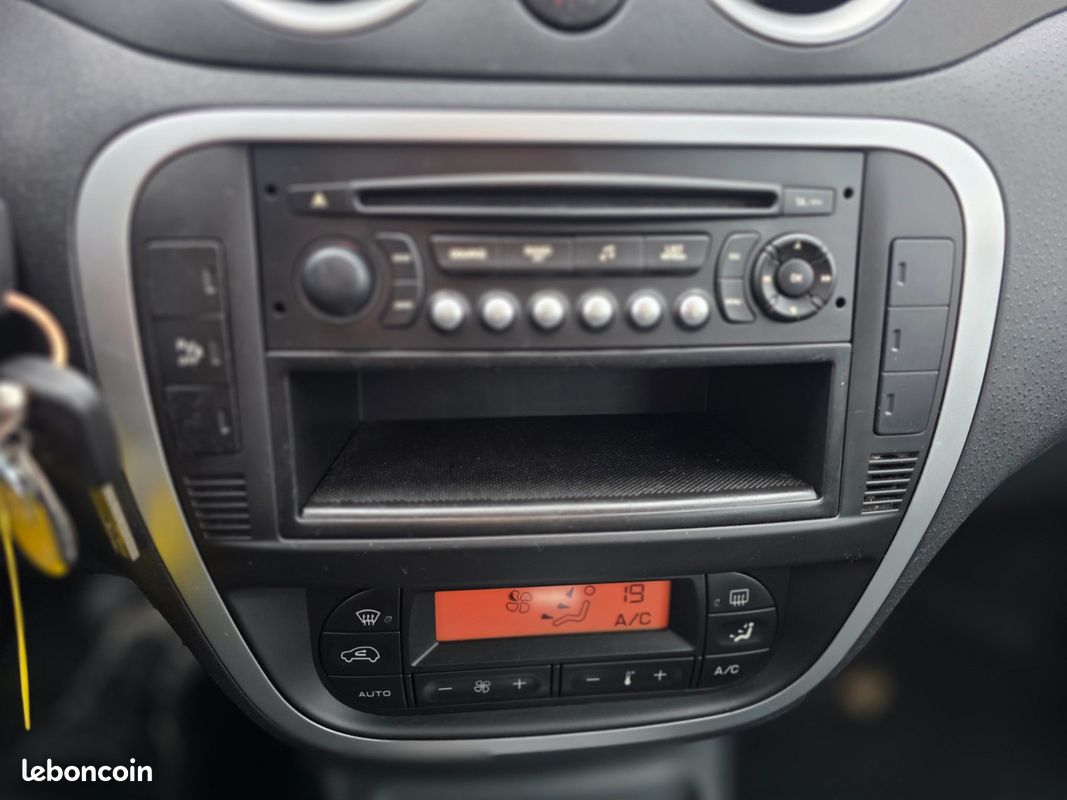 Citroën C3 1.6 EXCLUSIVE 108CV BOITE AUTO (image 10)
