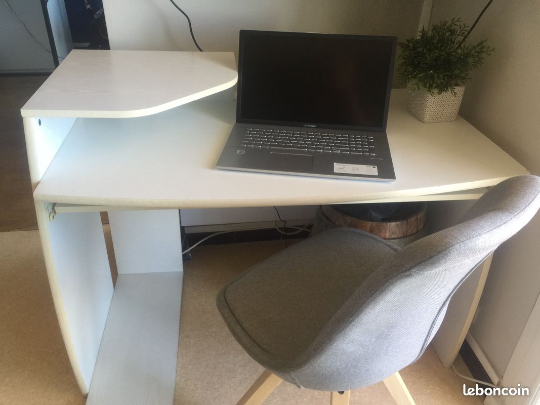 Bureau (image 1)