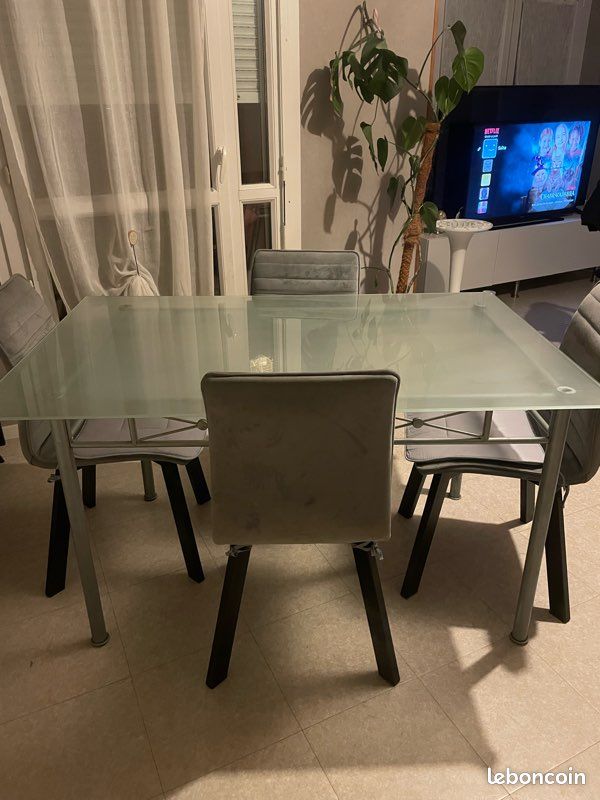 Table (image 1)